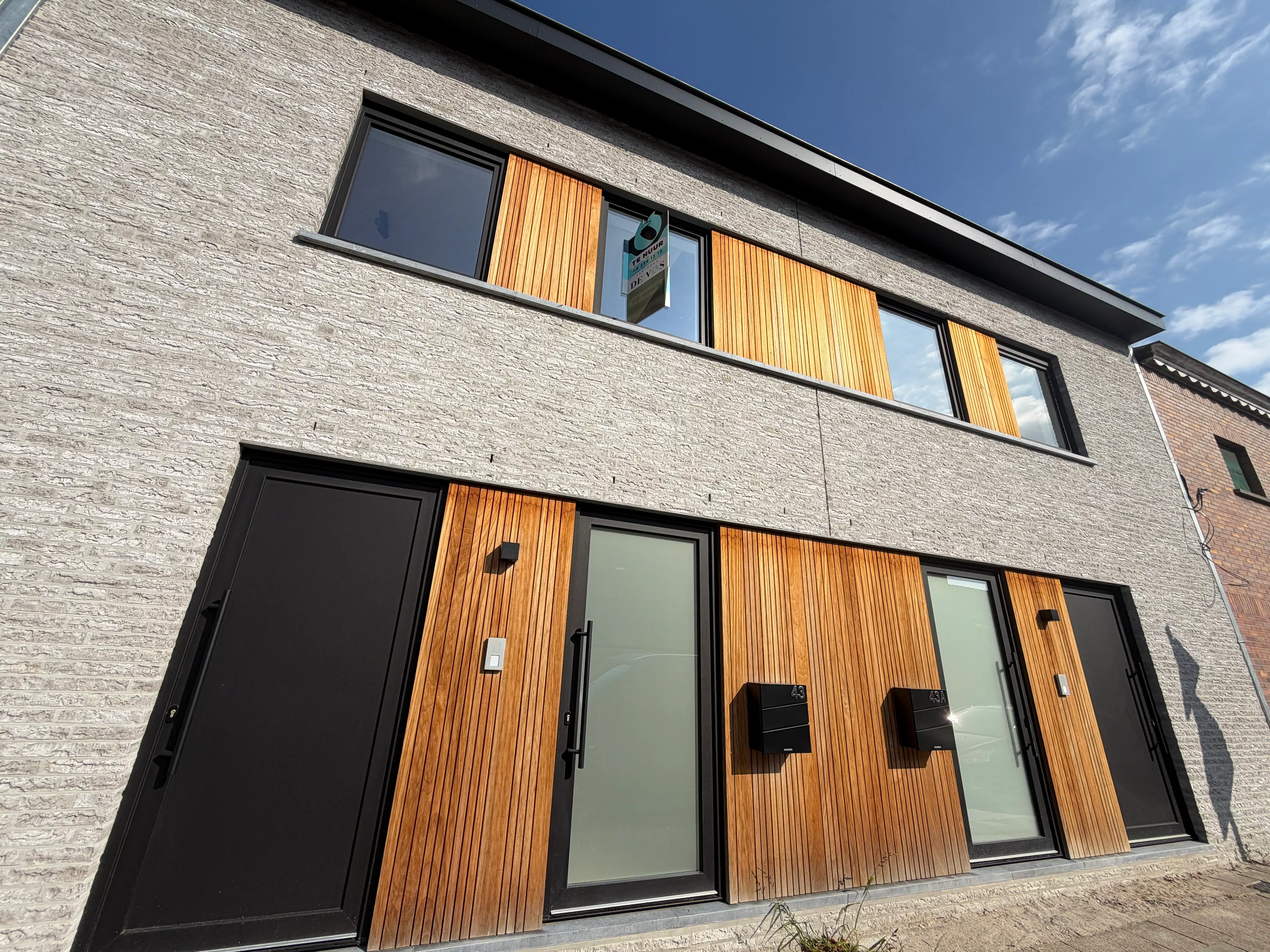 Ruime, energiezuinige nieuwbouwwwoning met 4 slaapkamers foto {{pictureIndex}}