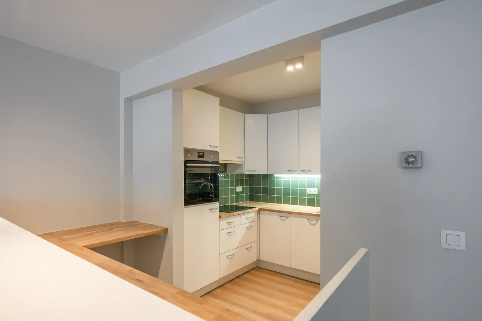 Instapklaar appartement op zeer centrale ligging tussen Lichttorenplein en Dumortierlaan foto 6