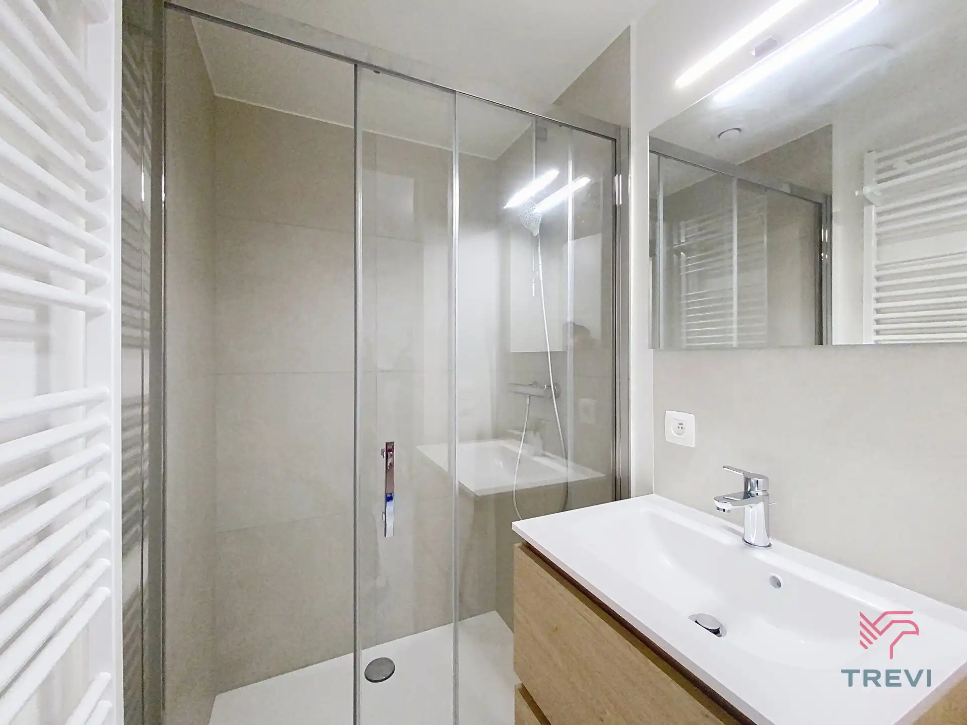 Nieuwe duplex met 4 kamers en ruime kamers foto 12