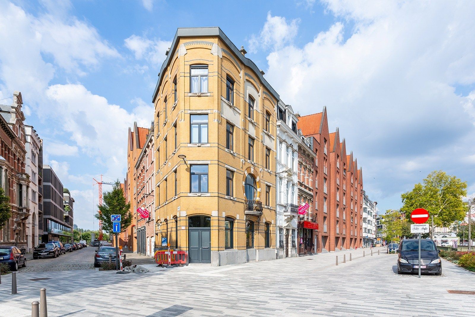 Charmante herenwoning of kantoorgebouw met zicht op de Waalsekaai foto 32