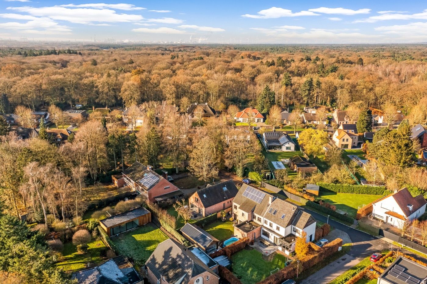 Bijzonder ruime, instapklare HOB met 6 slpk., inpandige garage en tuin met poolhouse foto 43