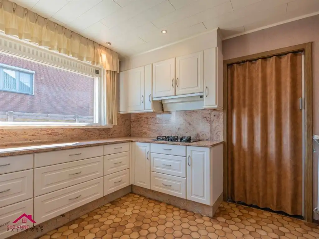 Te renoveren woning op ruim perceel foto 19