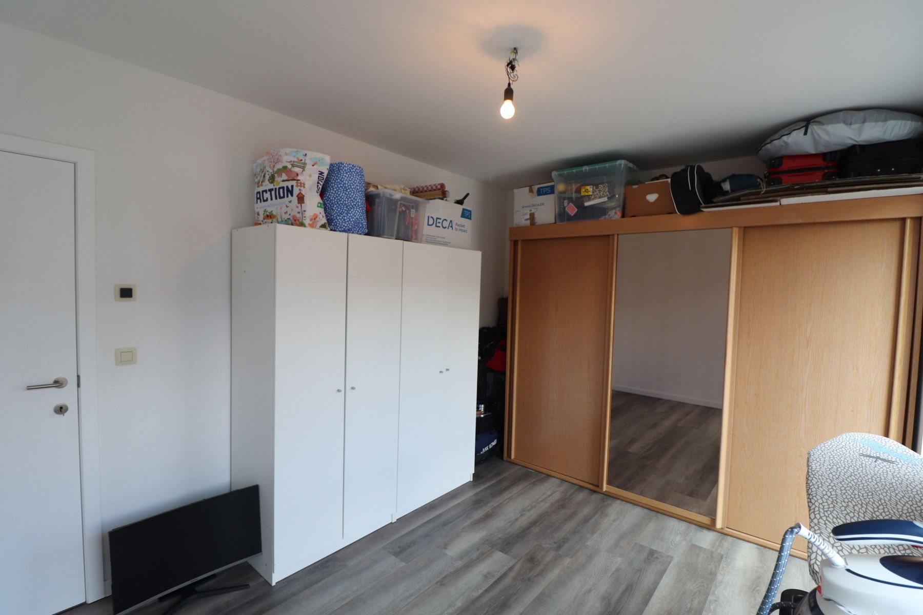 Een recent appartement met 2 slaapkamers, terras en autostaanplaats. foto 13