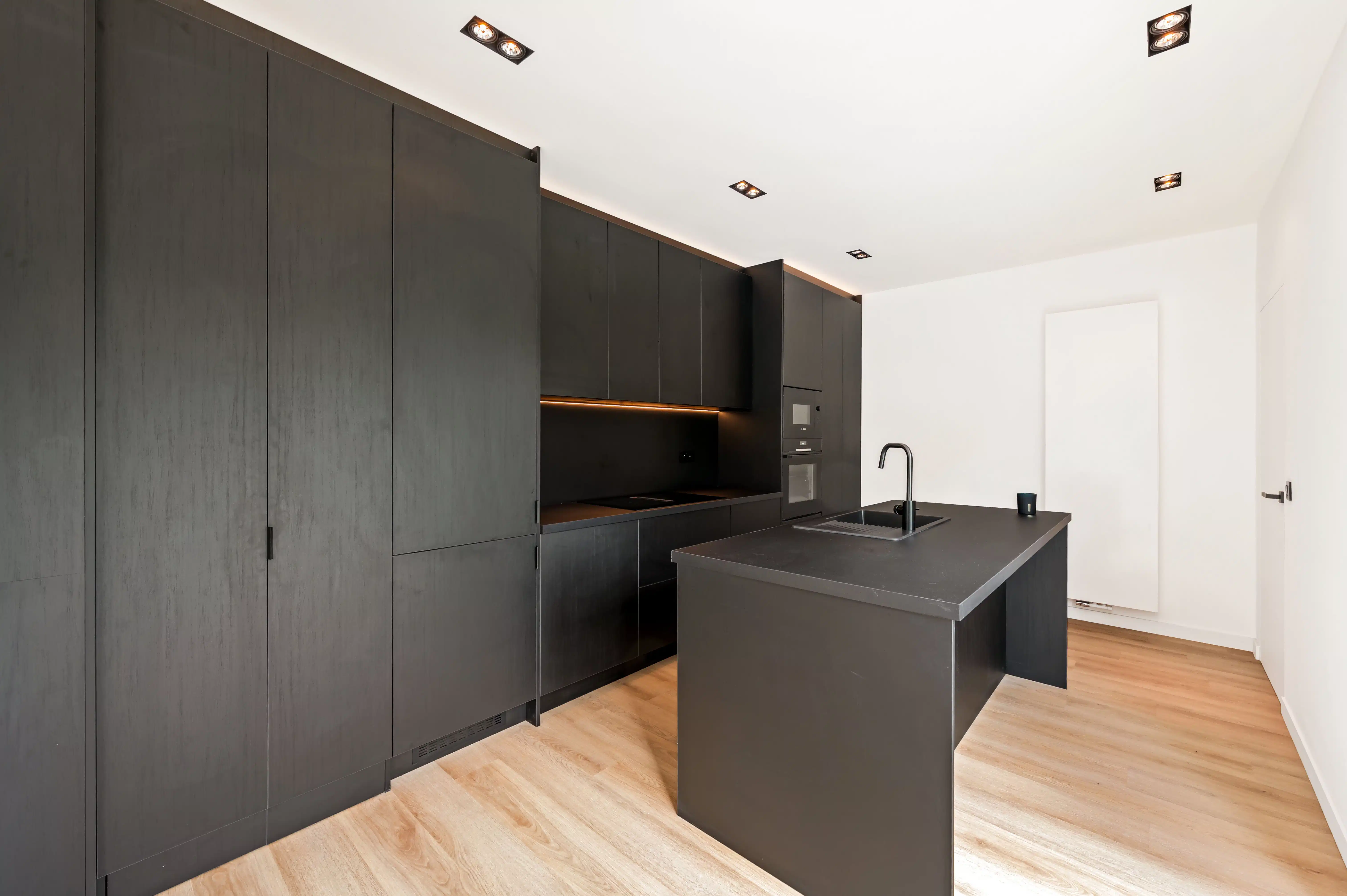 Instapklare woning met 4 slaapkamers en 2 badkamers ! foto 9