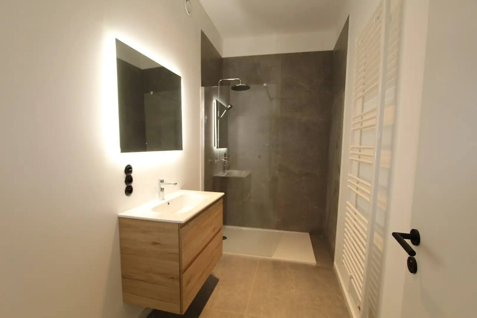 ENERGIEZUINIG APPARTEMENT - GELIJKVLOERS MET TERRAS foto 6