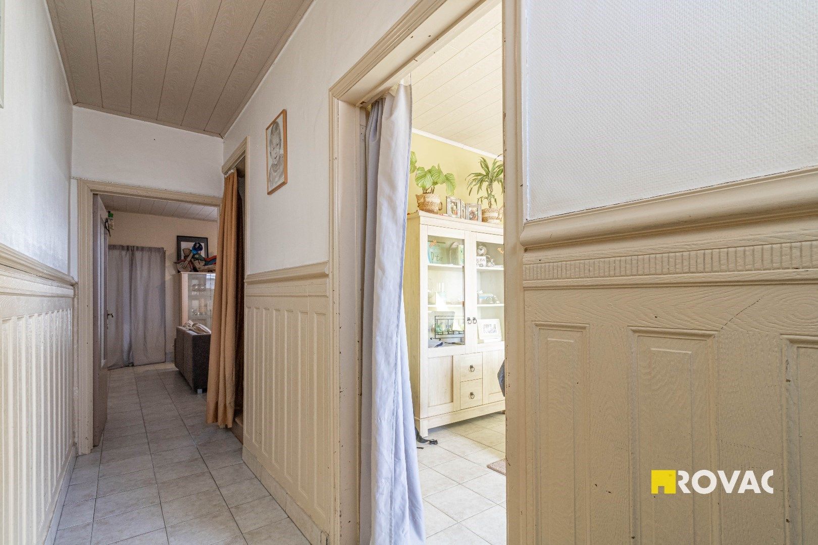 Rijwoning met 2 slaapkamers (mogelijks 3) en koer foto 2