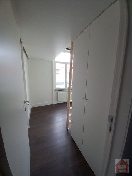 VOLLEDIG GERENOVEERDE WONING MET 3 TOT 4 SLAAPKAMERS, 2 BADKAMERS EN TERRAS IN LEUVEN CENTRUM foto 17