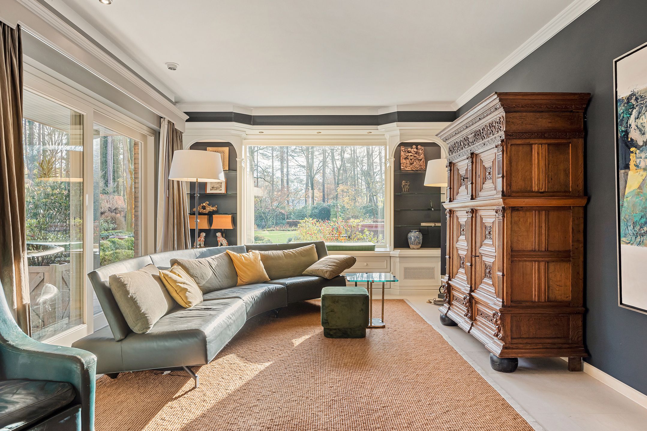Rietgedekte villa met bijgebouw in Engelse stijl op 3.080m² foto 10