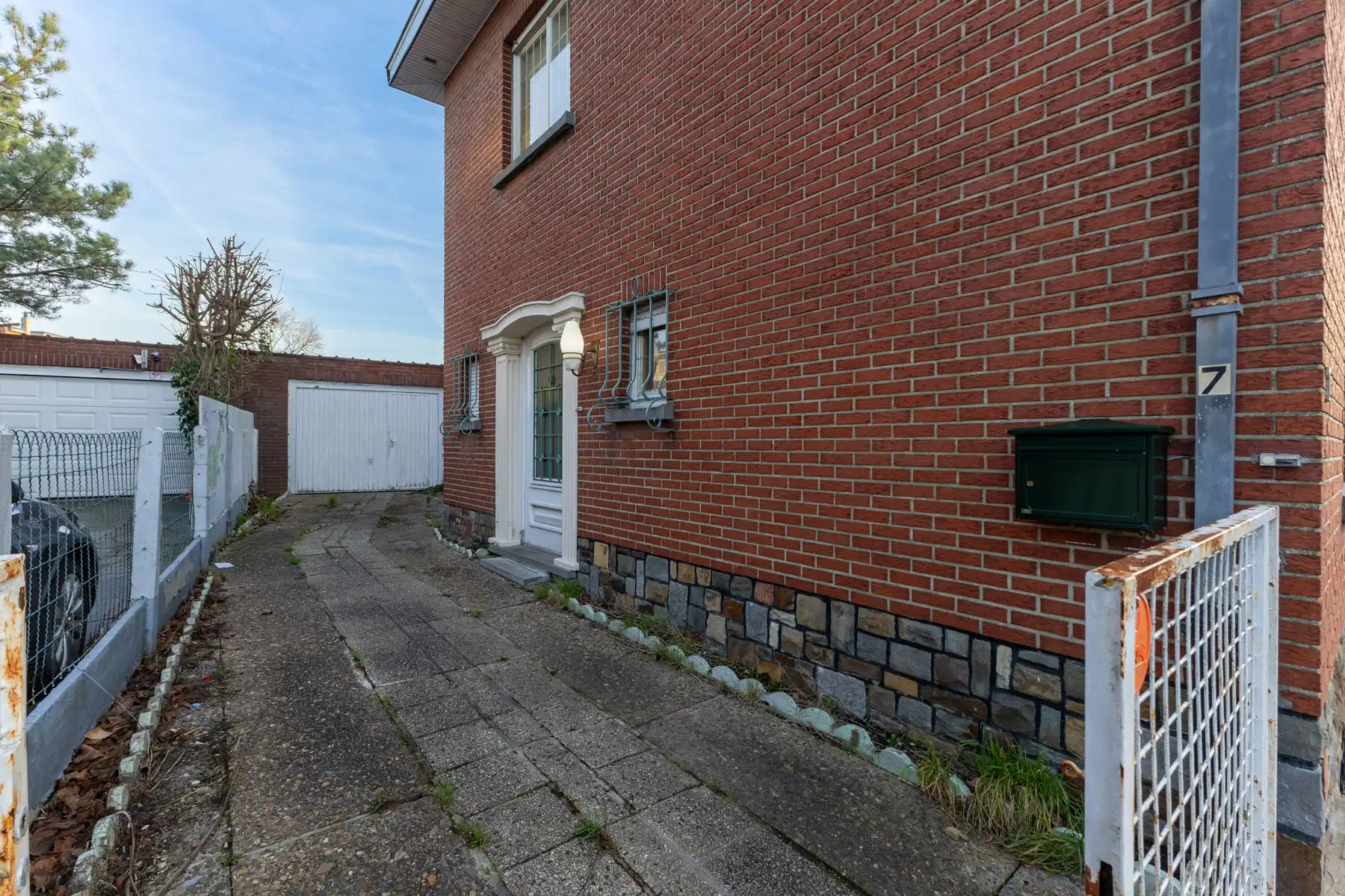 WACHTLIJST - LISTE D'ATTENTE Te renoveren woning met 3 slaapkamers en garage foto 4