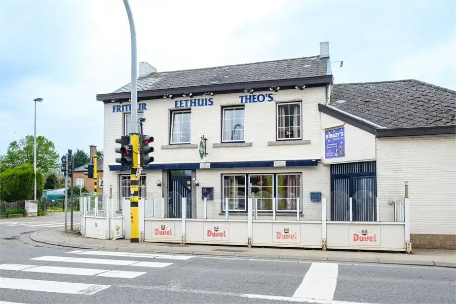 HANDELSHUIS MET VEEL POTENTIEEL IN HET CENTRUM VAN GINGELOM foto 2