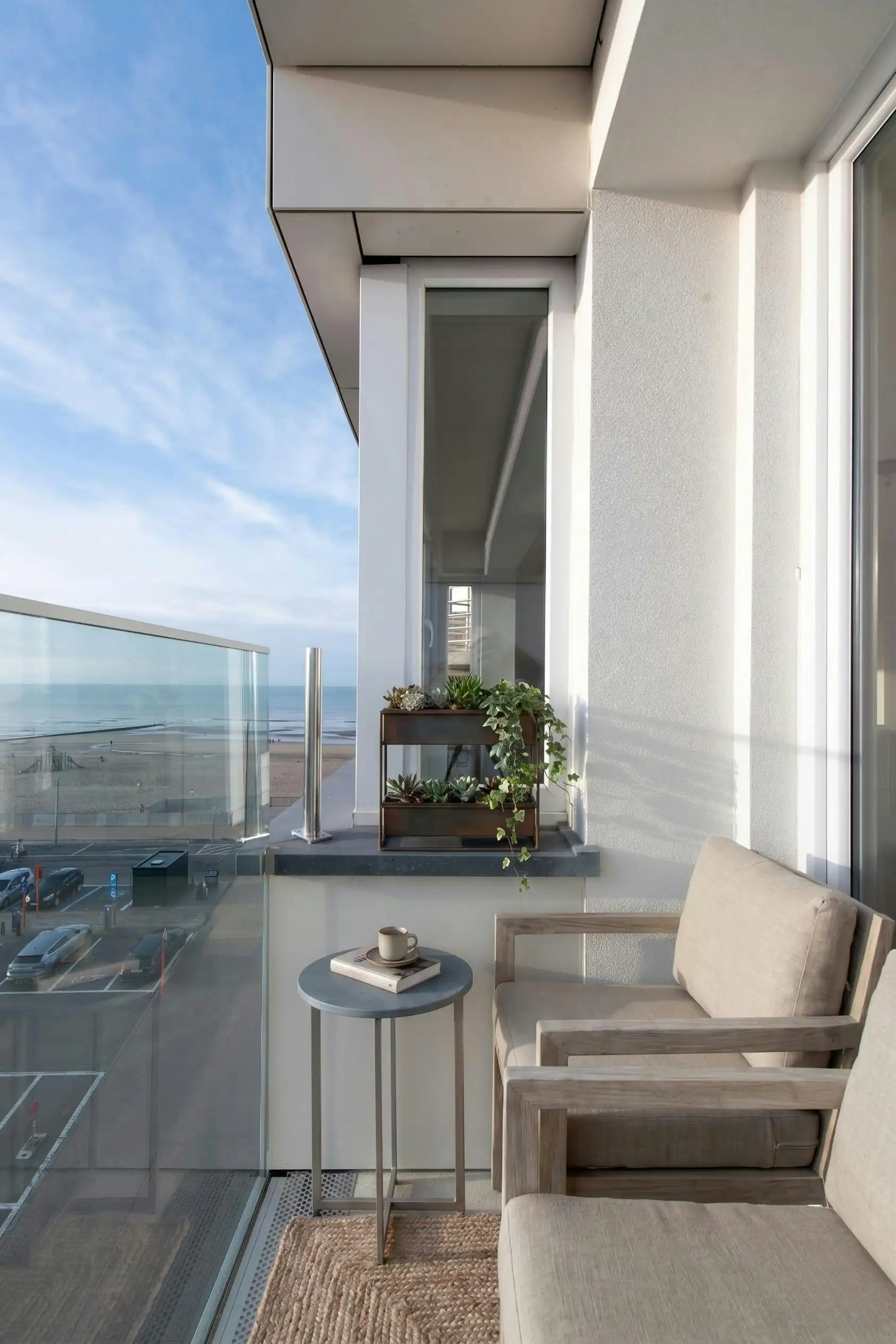 Prachtig gerenoveerd appartement met zijdelings zeezicht  foto 4