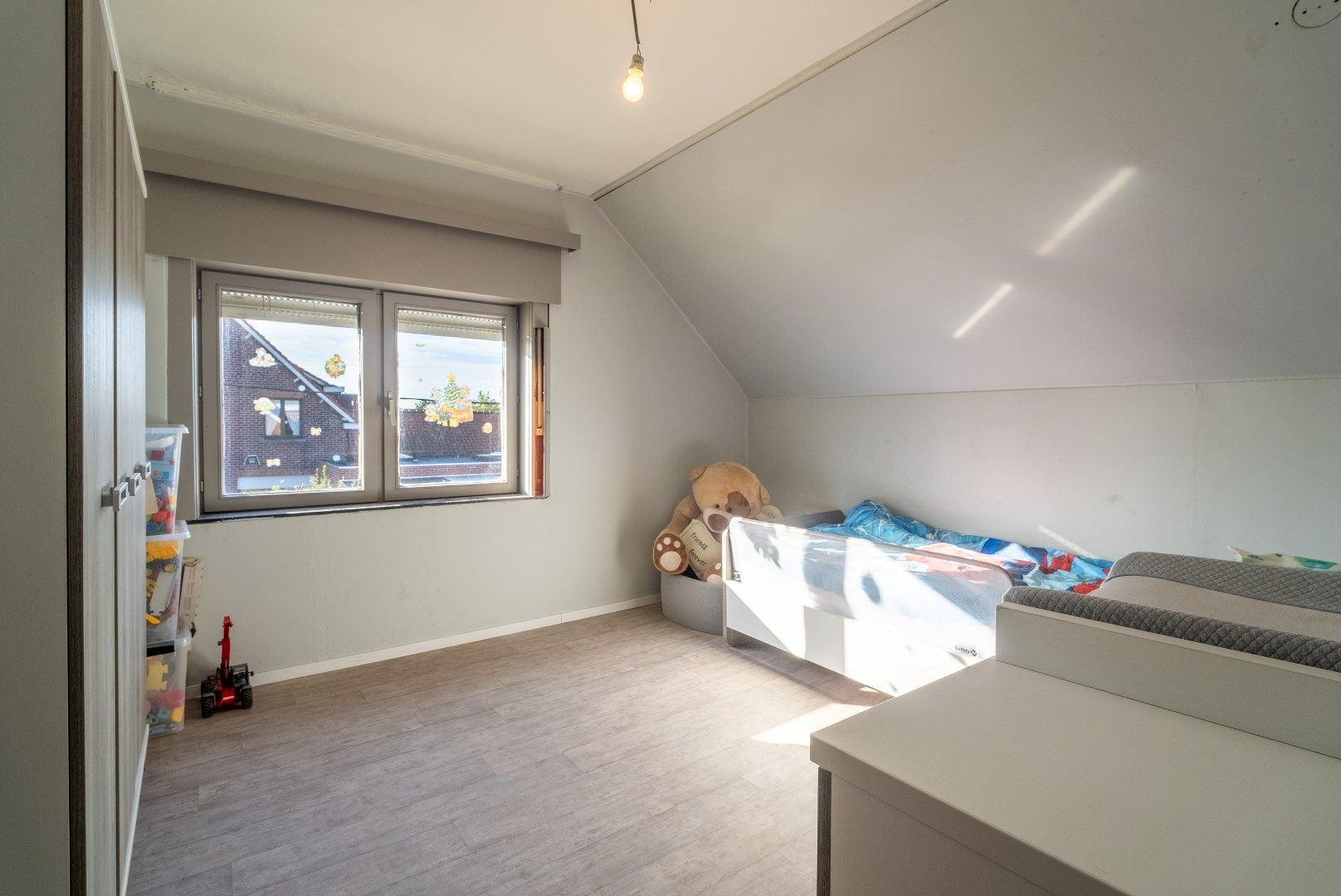 Verder te renoveren halfopen woning met atelier van 240 m² foto 10