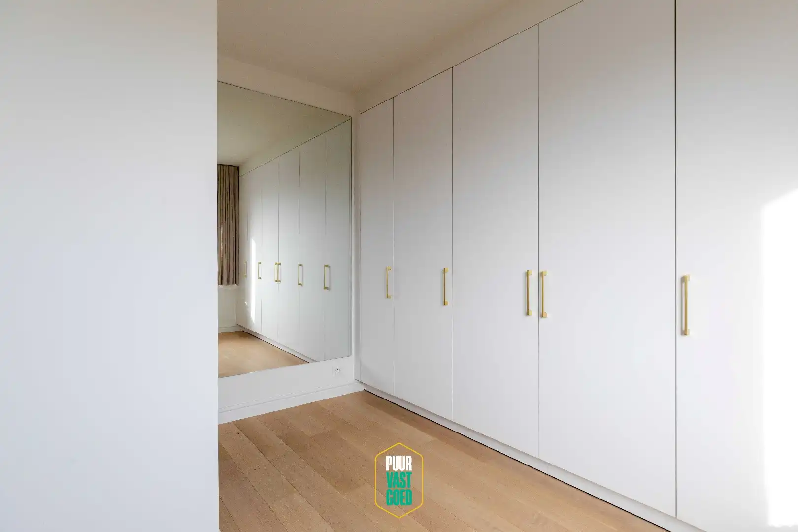 Ruim gerenoveerd en gemeubeld appartement voor tijdelijke verhuur foto 9