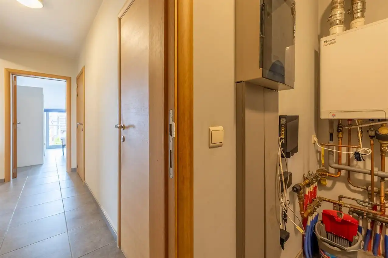 Appartement met 2 slpk., terras en ondergrondse autostaanplaats foto 8