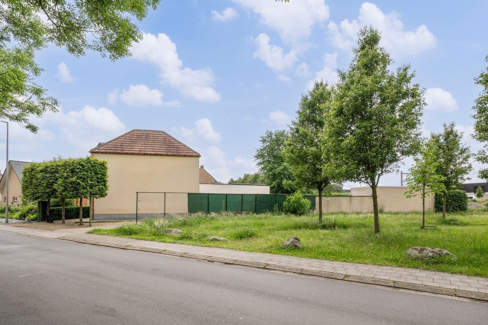 Ruime  woning met garage op perceel van 919 m² foto 16