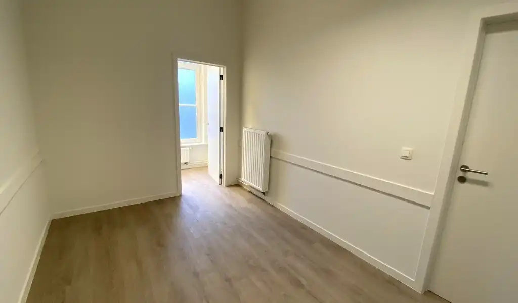 Gerenoveerde kantoren met zicht op water te huur in Gent foto 13