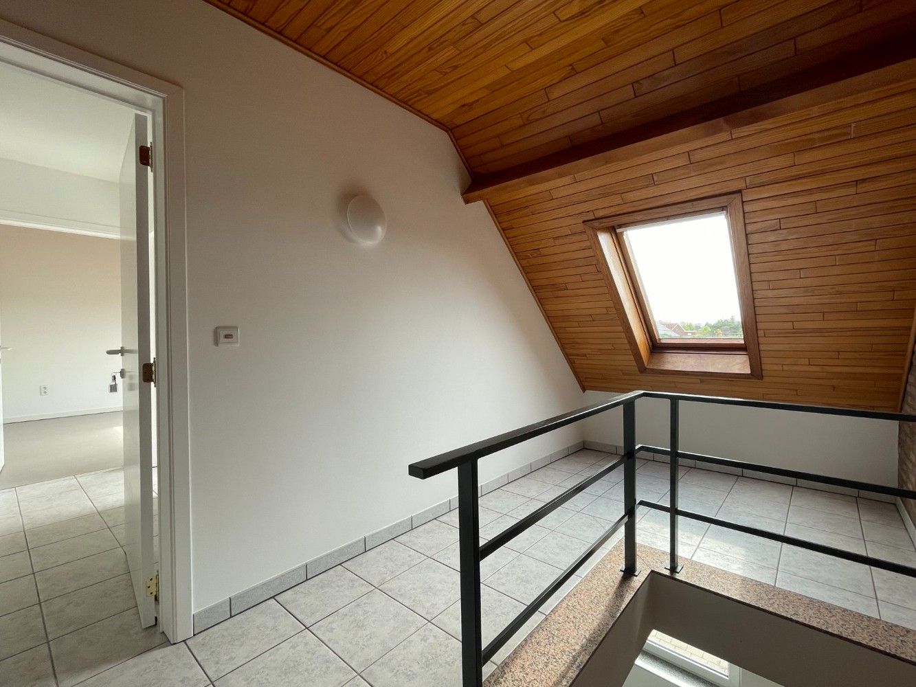 Ruim en lichtrijk duplex appartement met grote inpandige garage in Rotselaar foto 14