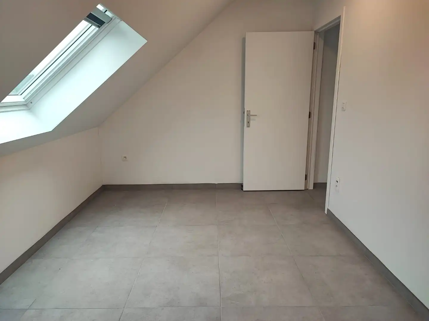 Leuk en modern 2 slaapkamer appartement gelegen te Olmen centrum ! foto 7