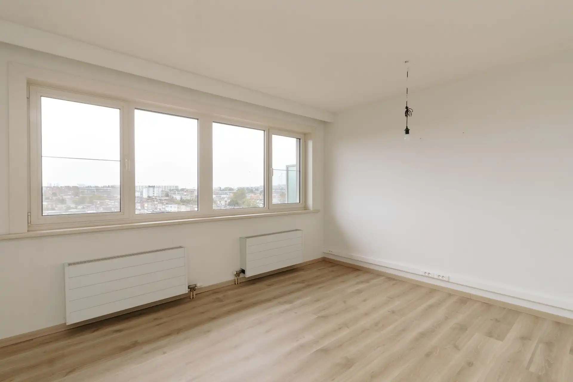 Licht en ruim appartement met prachtig uitzicht foto 17