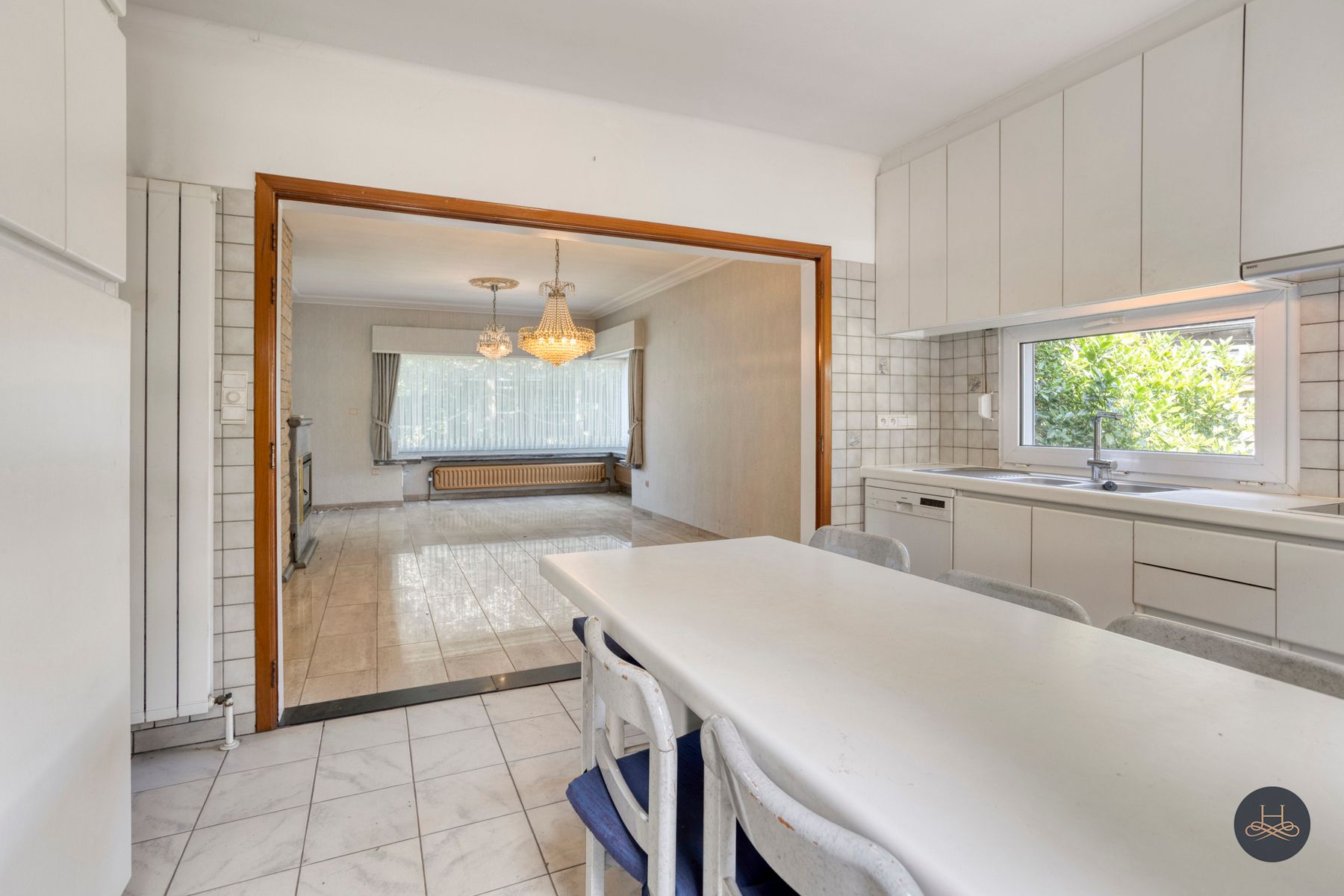 Rustig en residentieel gelegen renovatiewoning in het groen foto 7
