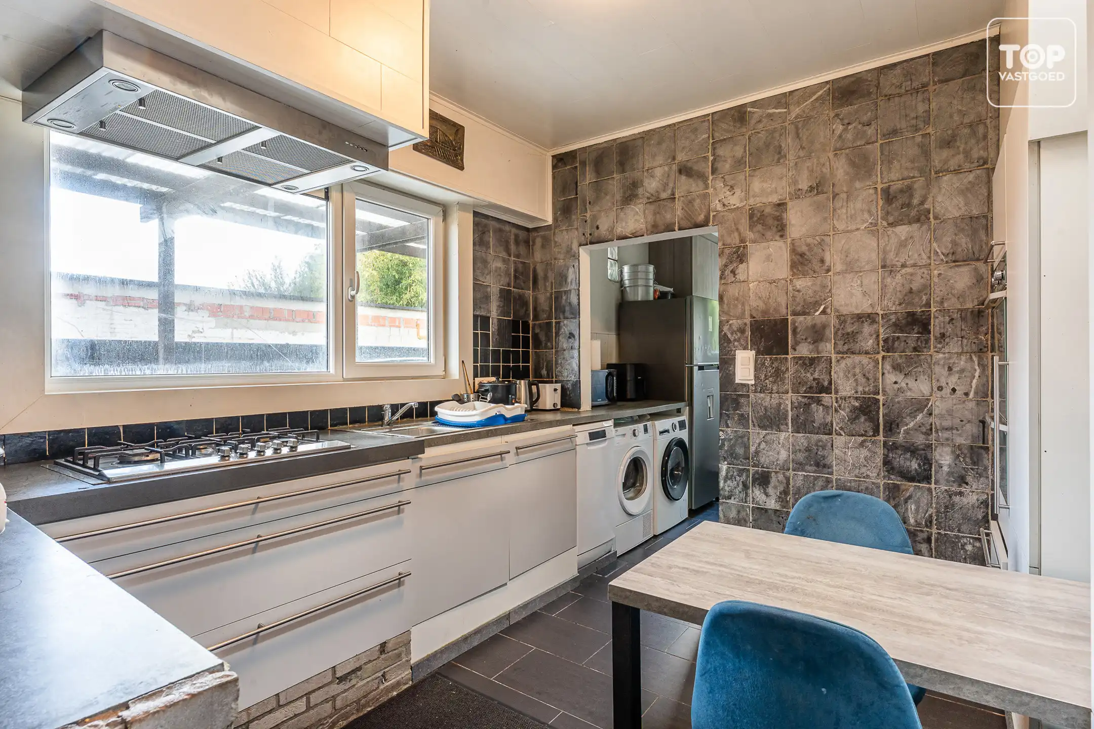 Karaktervolle half open woning met mooie gevel.  foto 10