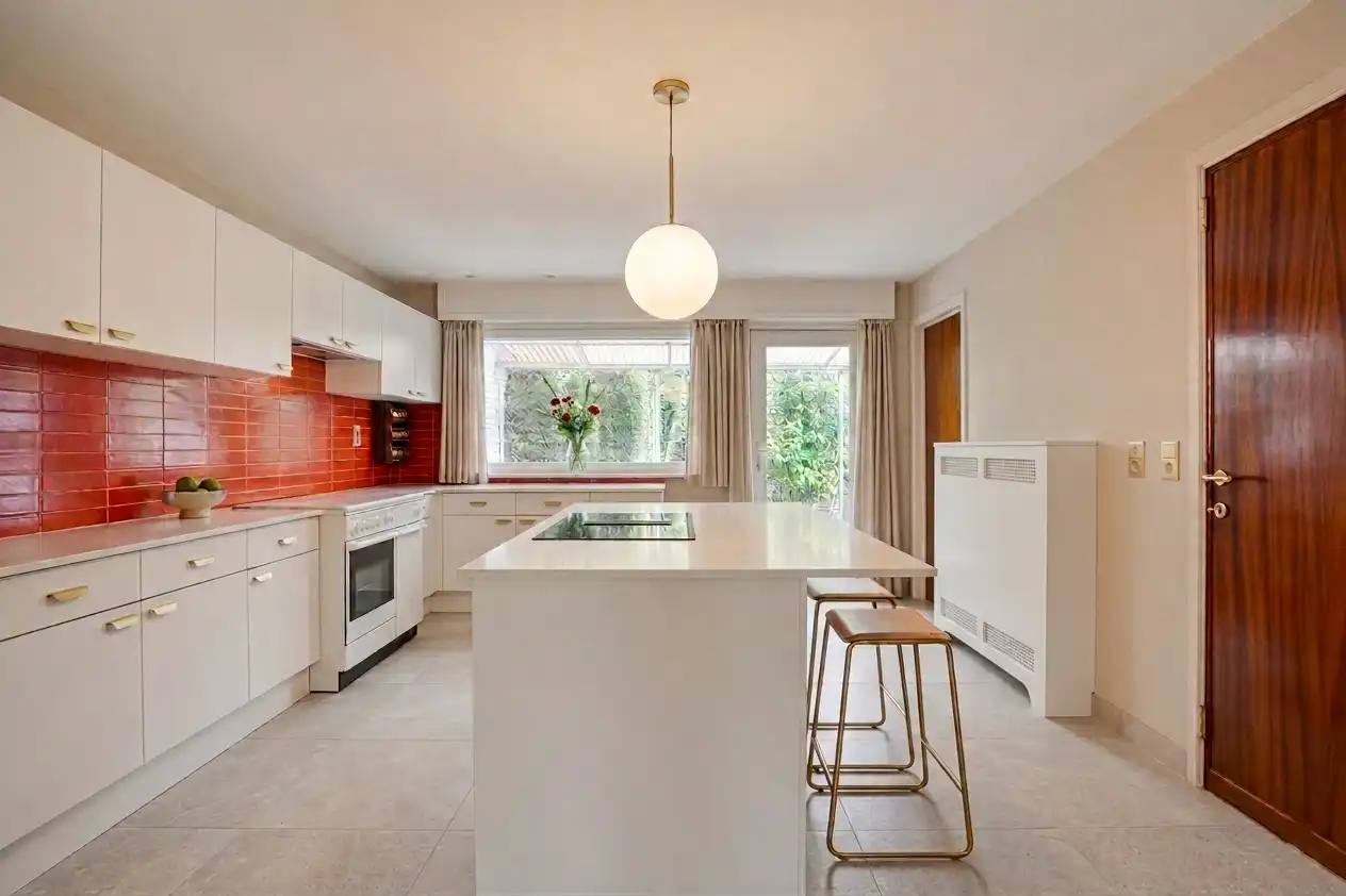 Halfopen woning met ruime garage en uitbreidingspotentieel foto 16