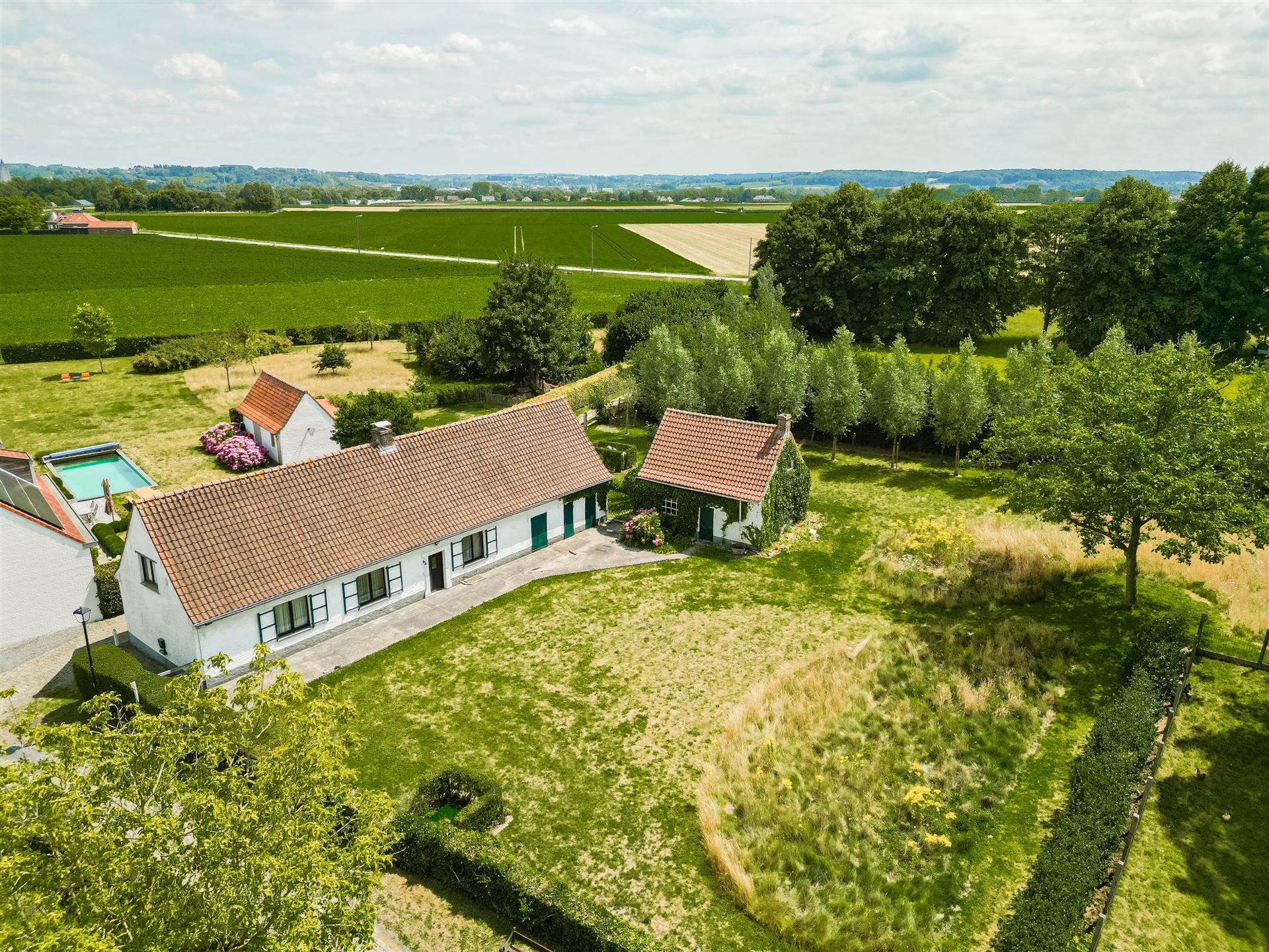 Te renoveren hoeve in het pittoreske Moregem foto 2