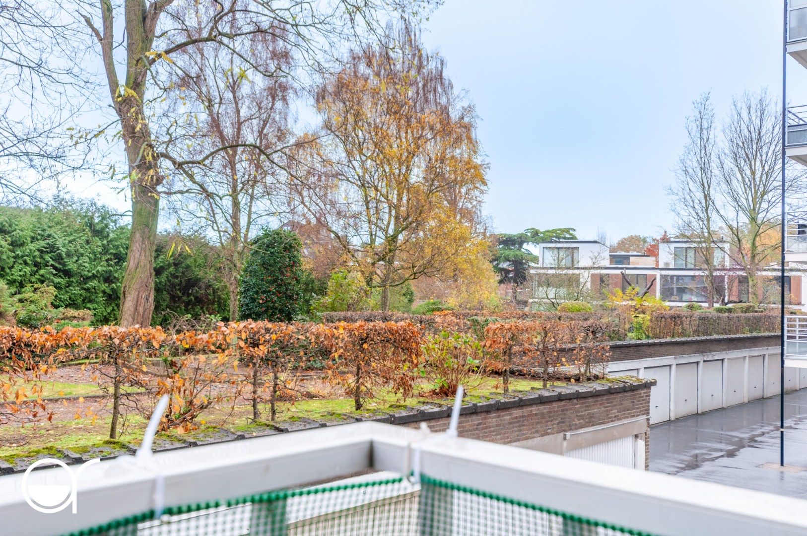 Appartement met groot terras en zicht op het groen op 1.3km van Dampoortstation foto 7