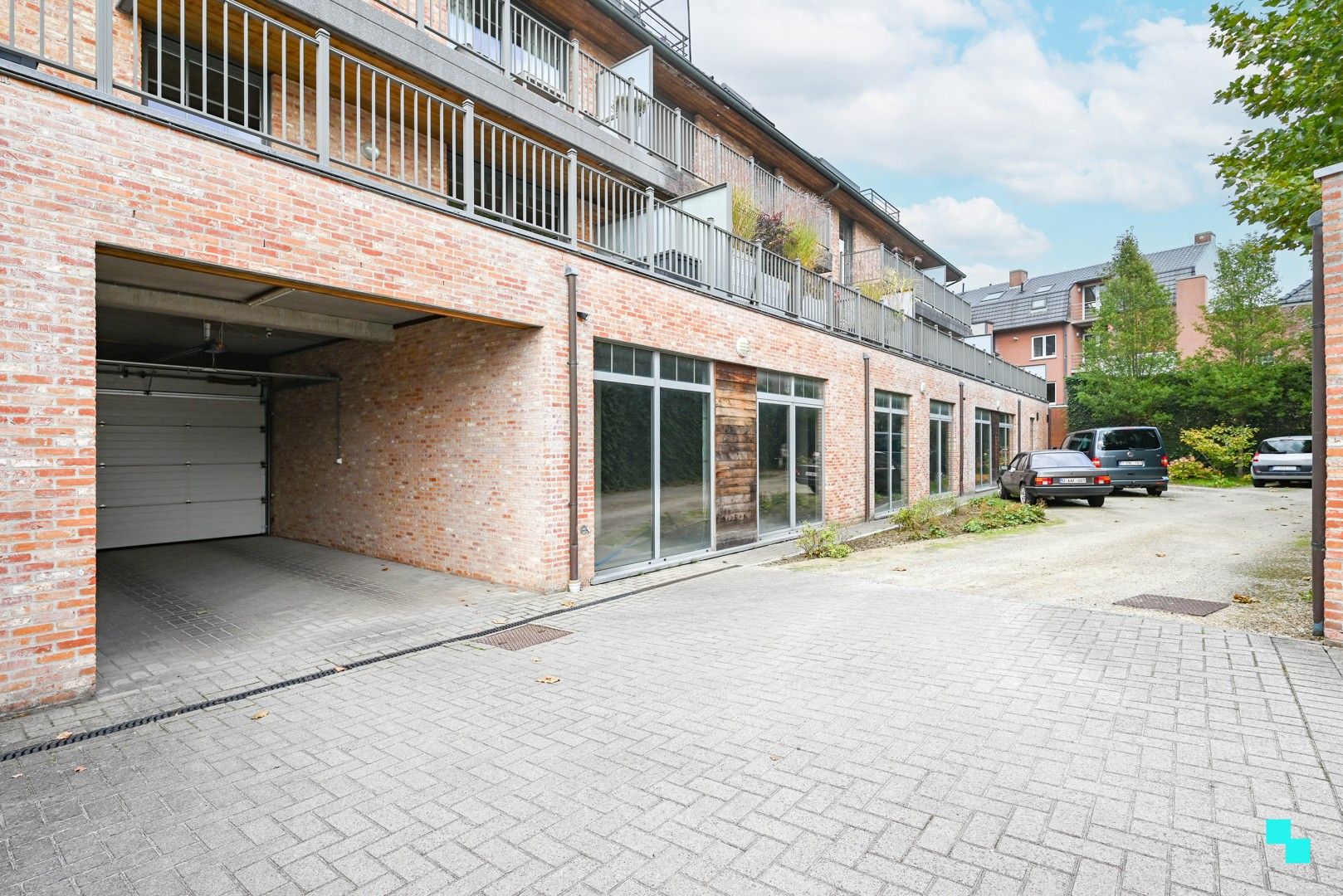 Instapklaar appartement met twee terrassen in Oostrozebeke foto 24