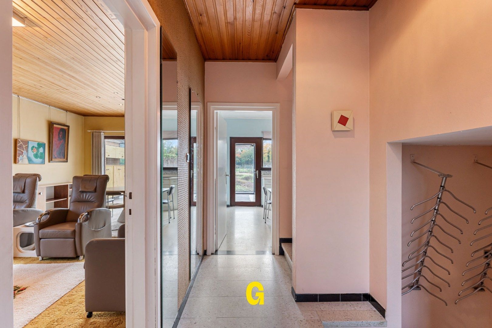 ** IN OPTIE ** Vrijstaande split-level woning met zuid gerichte tuin op 14a 49ca, in een geliefde buurt vlakbij het centrum foto 4