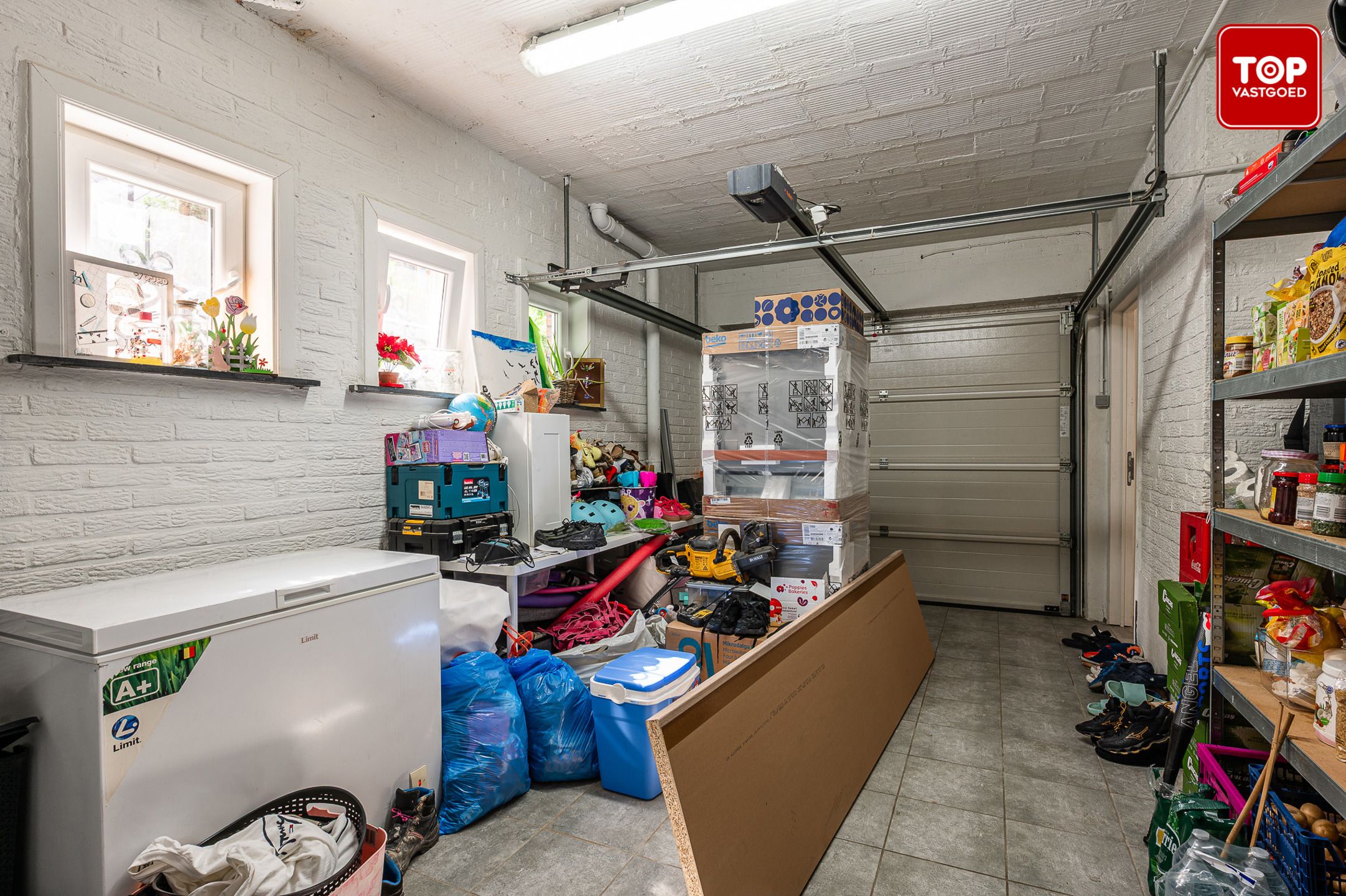 Alleenstaande woning met 3 slaapkamers, 2 badkamers en inpandige garage  foto 29