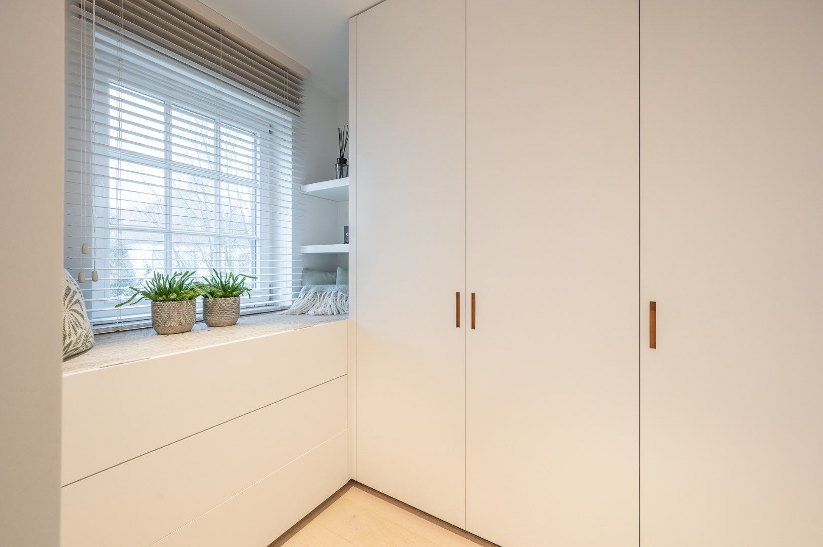 Stijlvolle en moderne koppelwoning met luxe afwerking foto 13