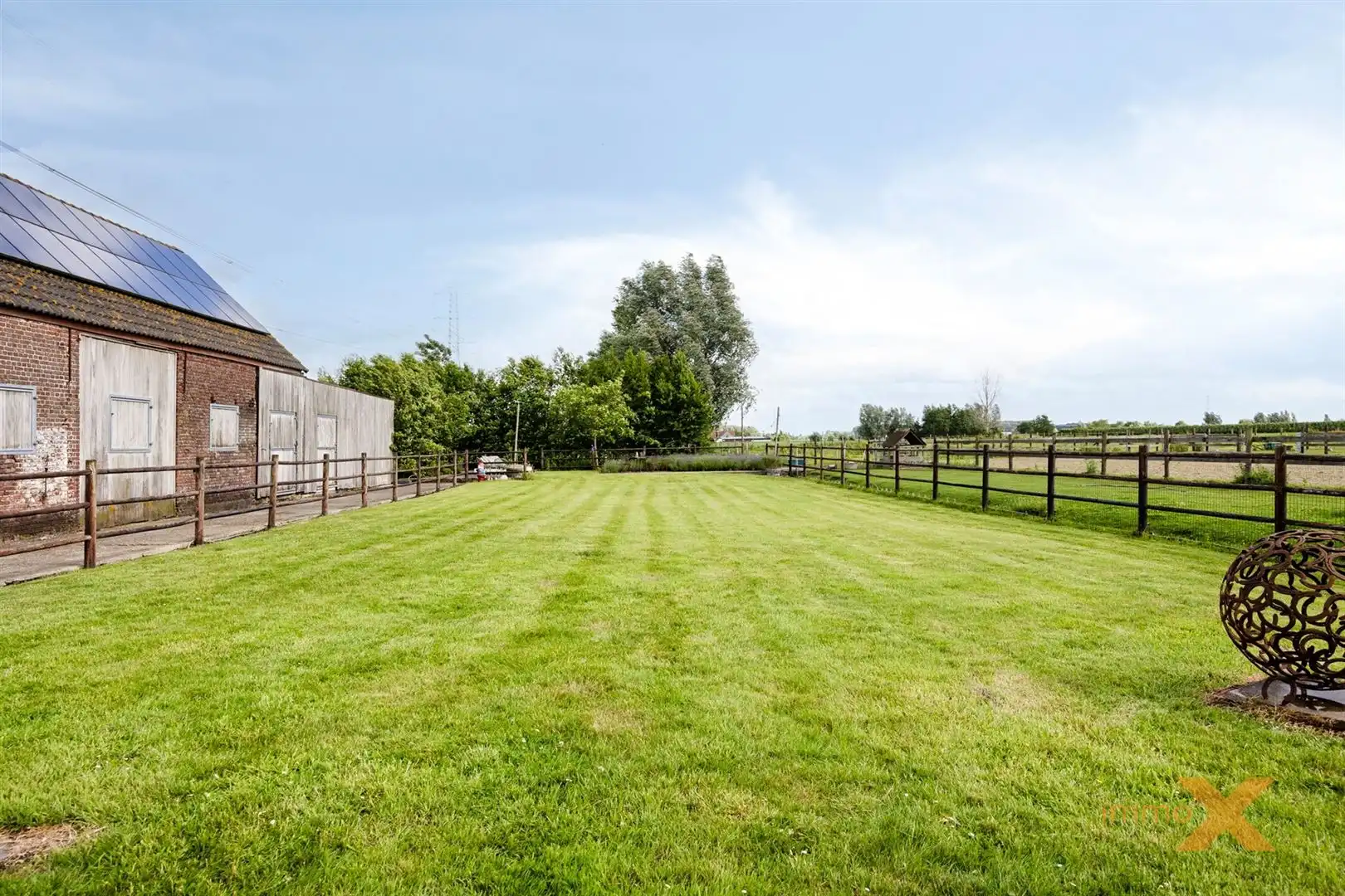 INSTAPKLARE HOEVEWONING MET STALLINGEN EN WEIDEN foto 36