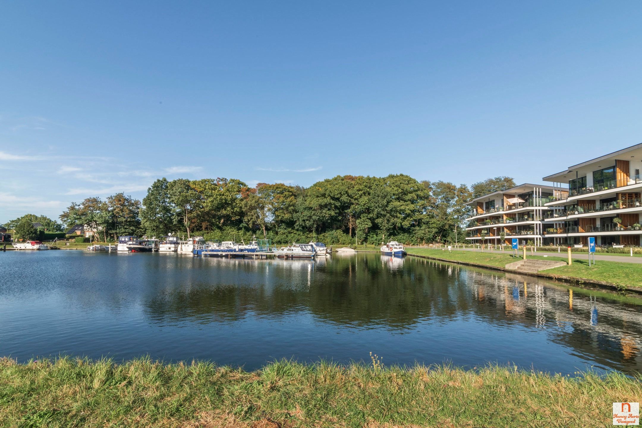 Exclusief wonen aan het water - inclusief 2 autostaanplaatsen foto 28