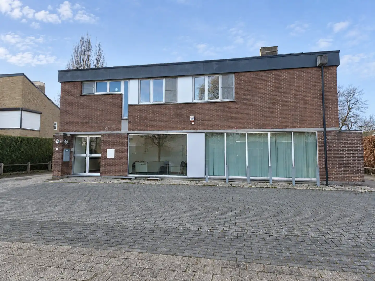 Commercieel handelspand met ruim duplexappartement foto 27