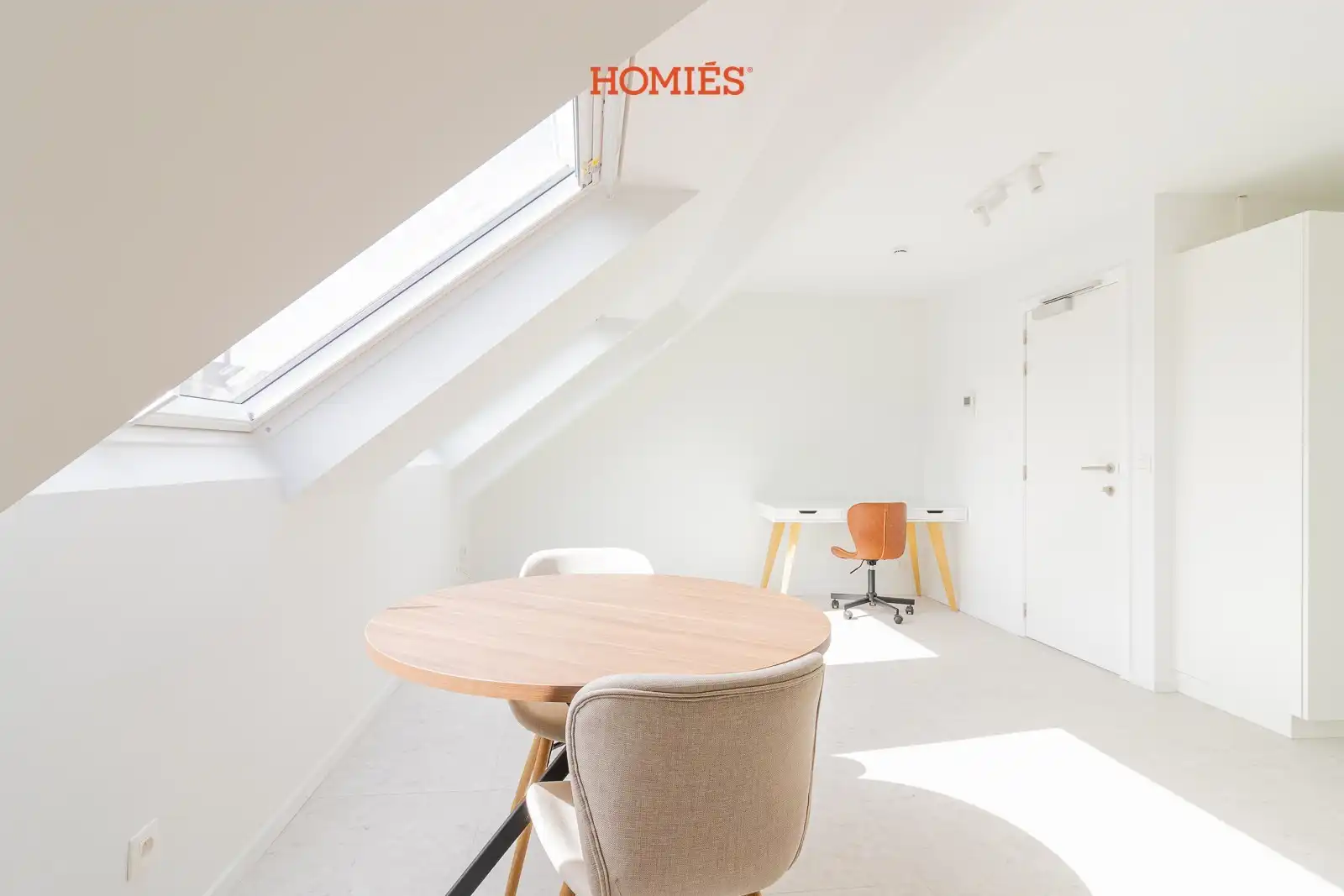 Gezellige studio met aparte slaaphoek nabij centrum foto 3