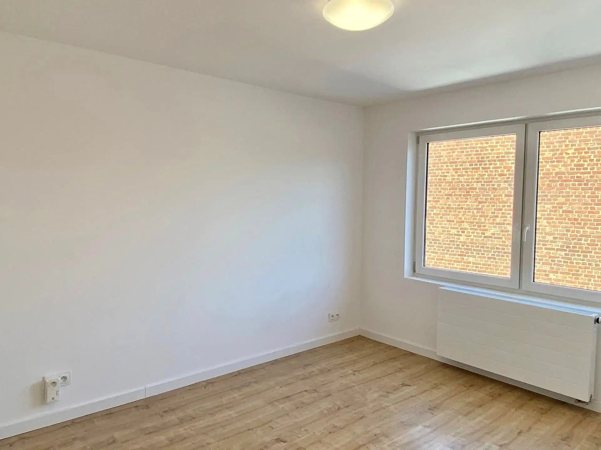 VOLLEDIG GERENOVEERDE WONING met TERRAS en GARAGE! foto 10