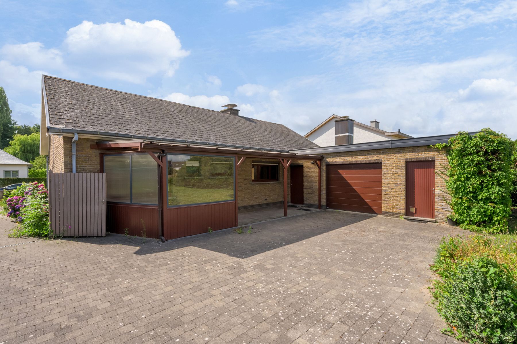 Goed onderhouden woning met 3 kamers, 2 garages en tuin. foto 15