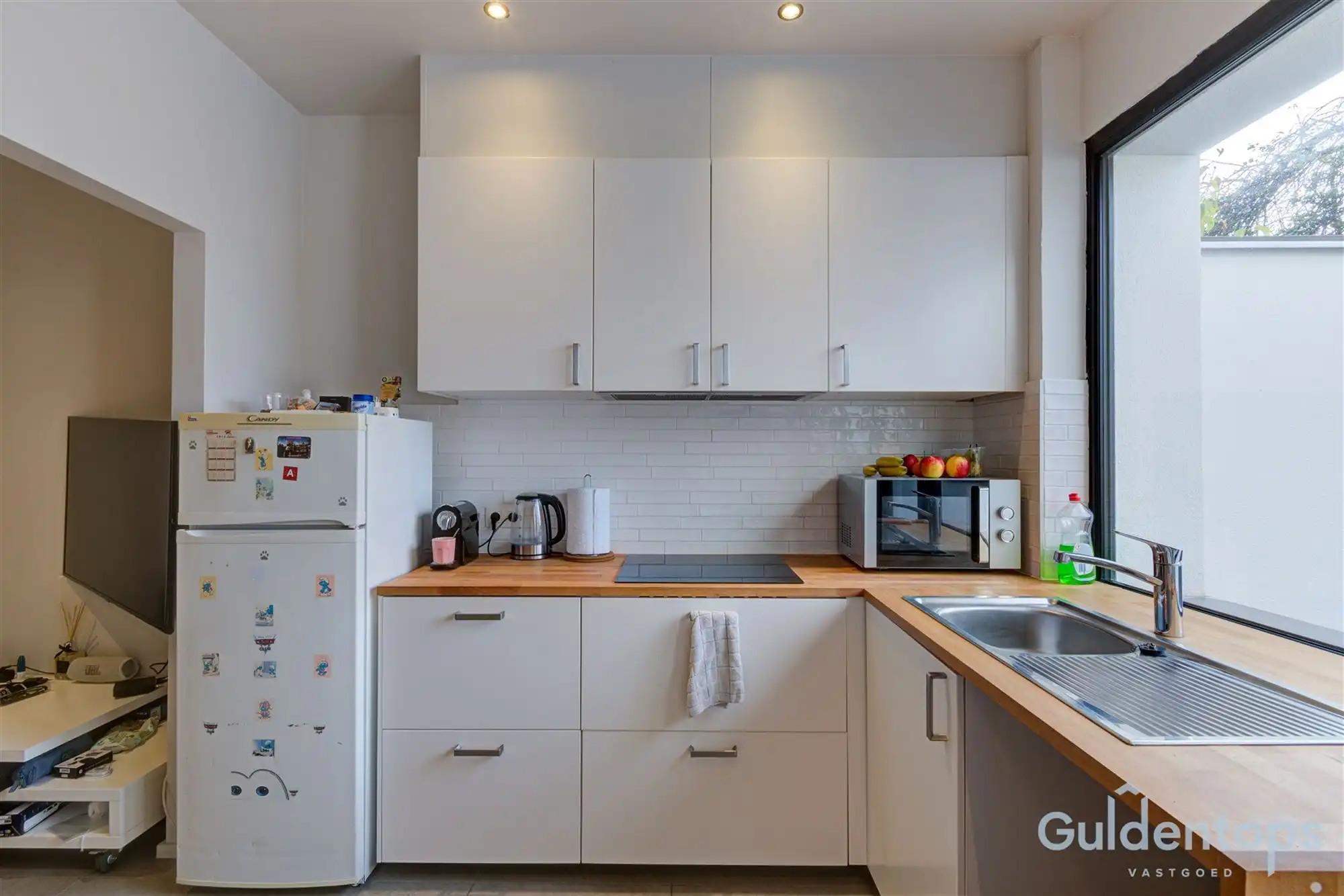 Knap gebouw bestaande uit 2 appartementen én magazijn foto 3