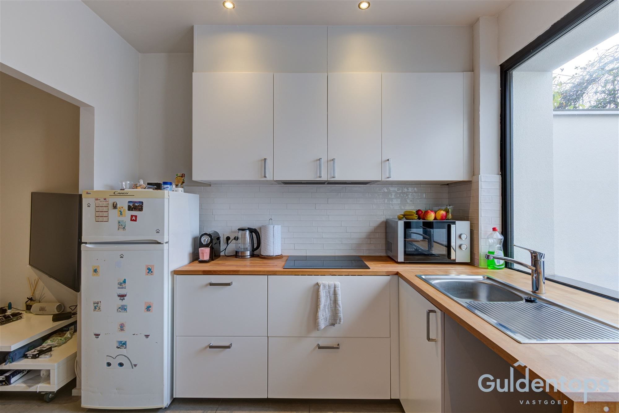 Knap gebouw bestaande uit 2 appartementen én magazijn foto 3