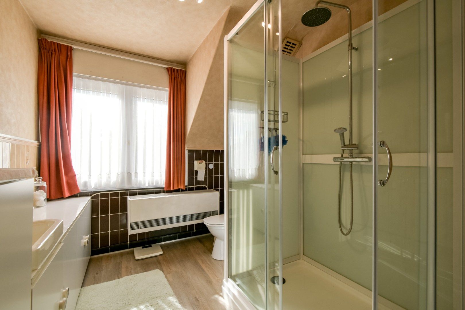 Welkom in deze charmante woning in Torhout! foto 15