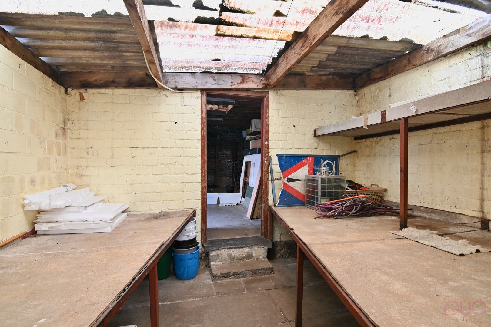 Polyvalent handelshuis met woonst vlakbij het Sint-Trudo Ziekenhuis foto 6