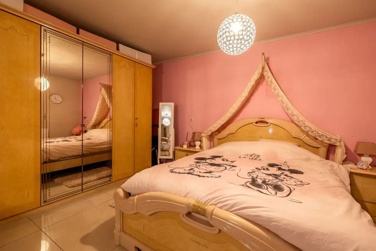 Gerenoveerde bel-etagewoning met 3 slk foto 16