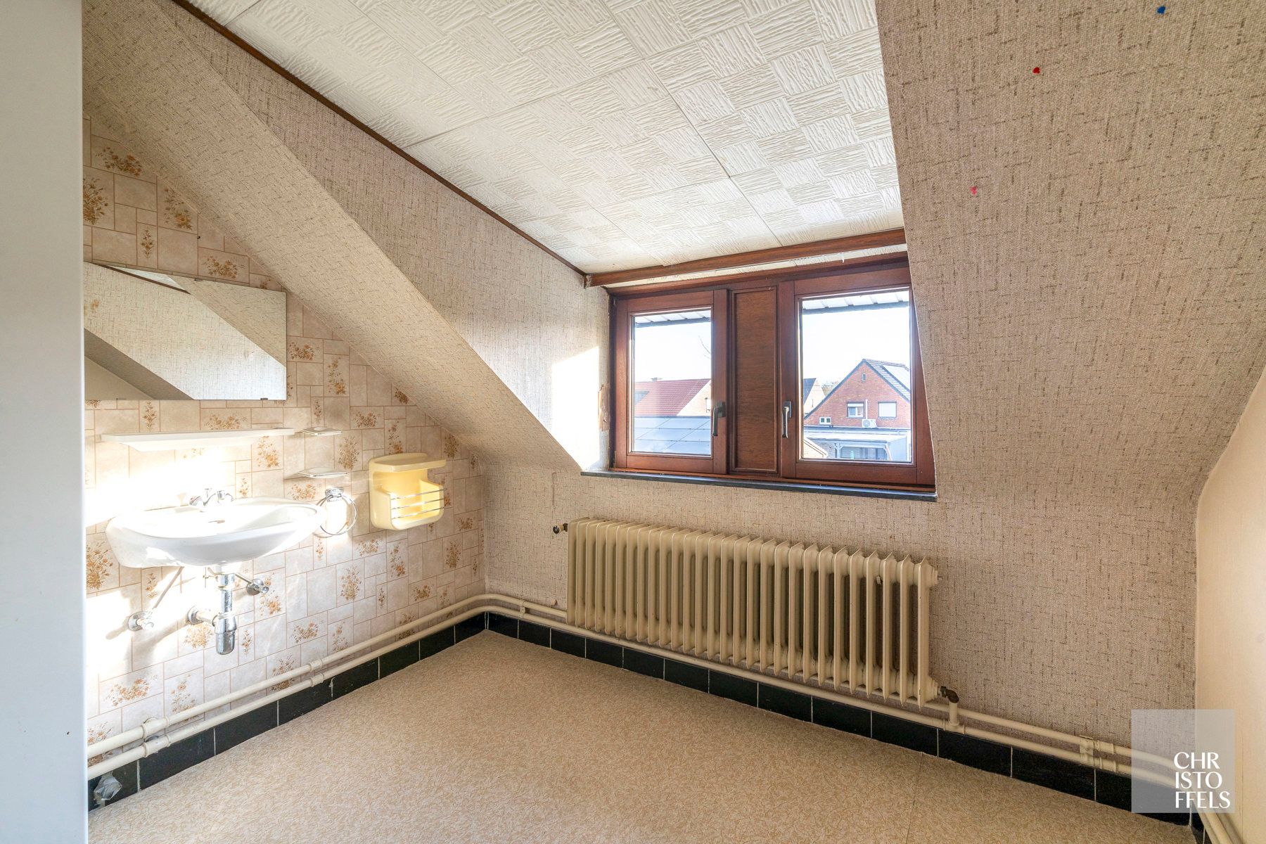 Woning met potentieel op groene en rustige locatie in Zutendaal! foto 14