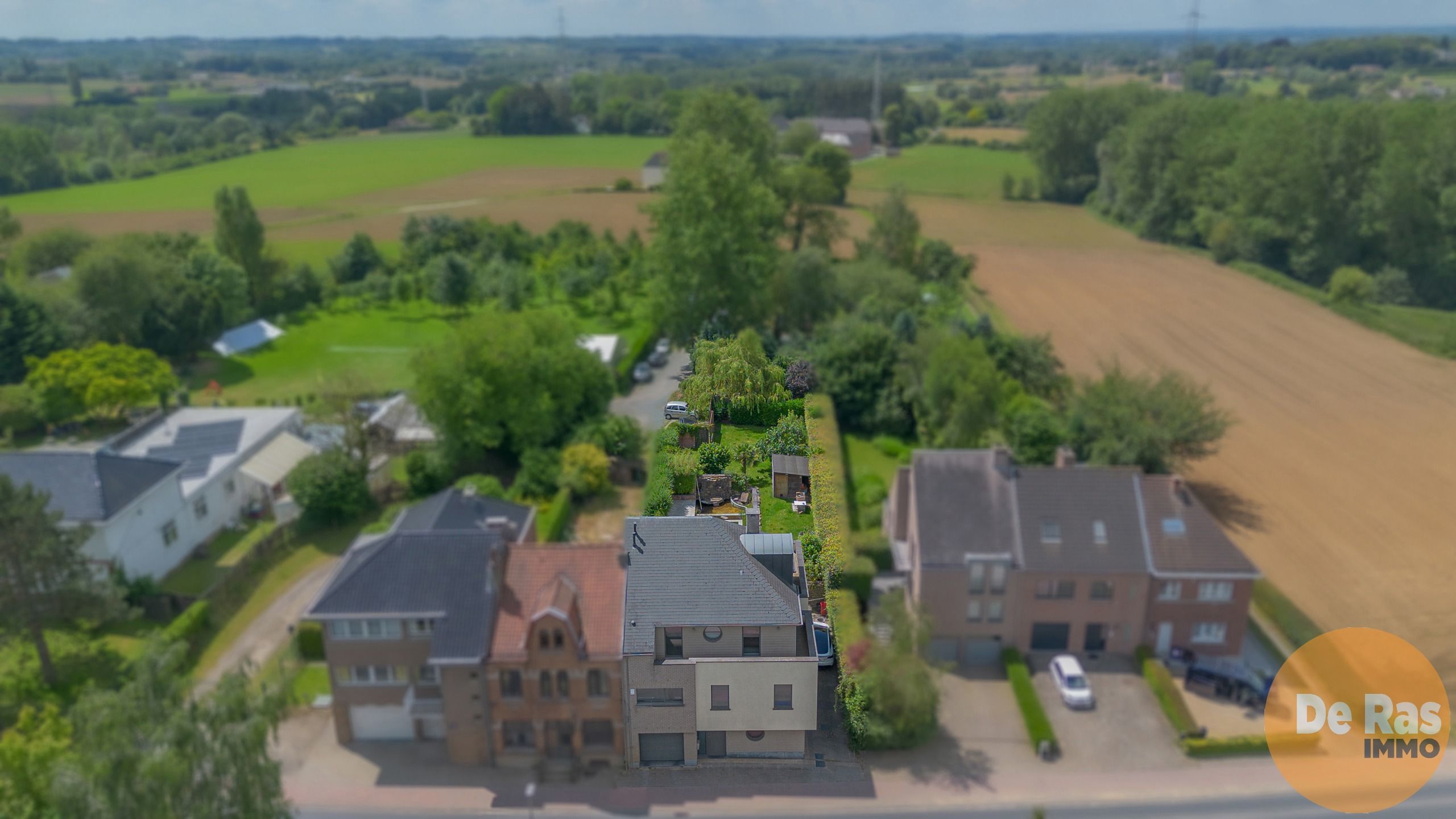 DILBEEK -Verzorgde villa met 6slpk op een zeer goede locatie foto 2