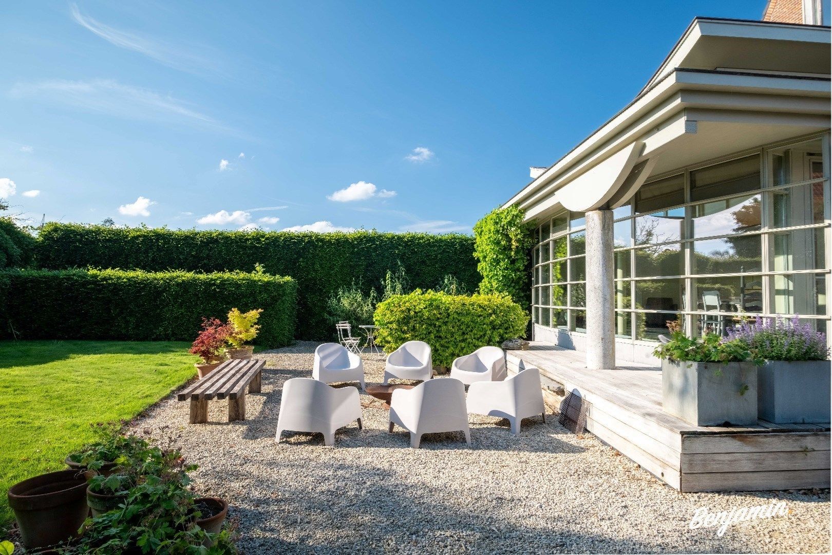 Unieke villa te koop met zonnige tuin, garage en carport in Houthulst foto 4