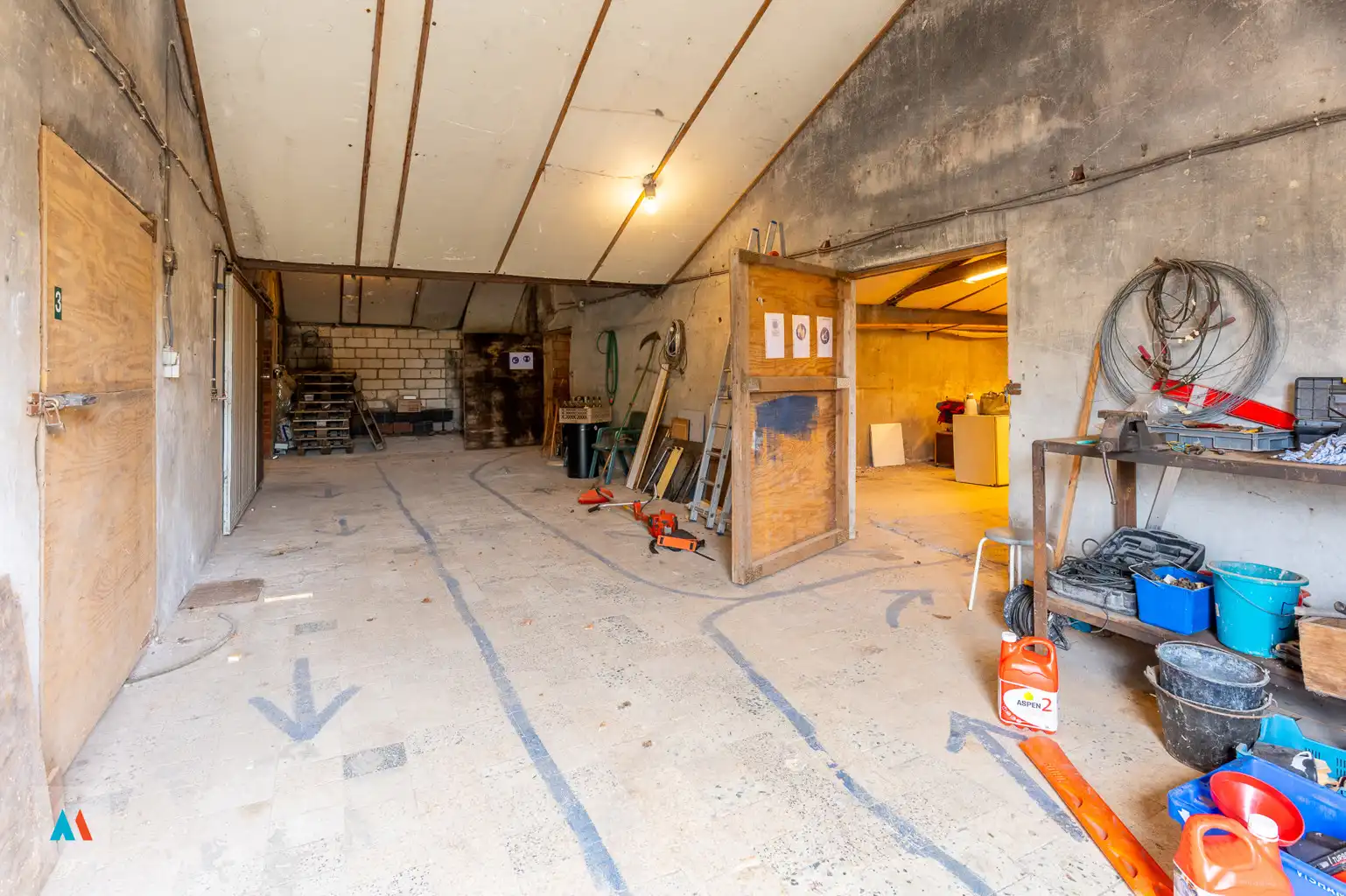 Vrijstaande woning met stal  foto 24