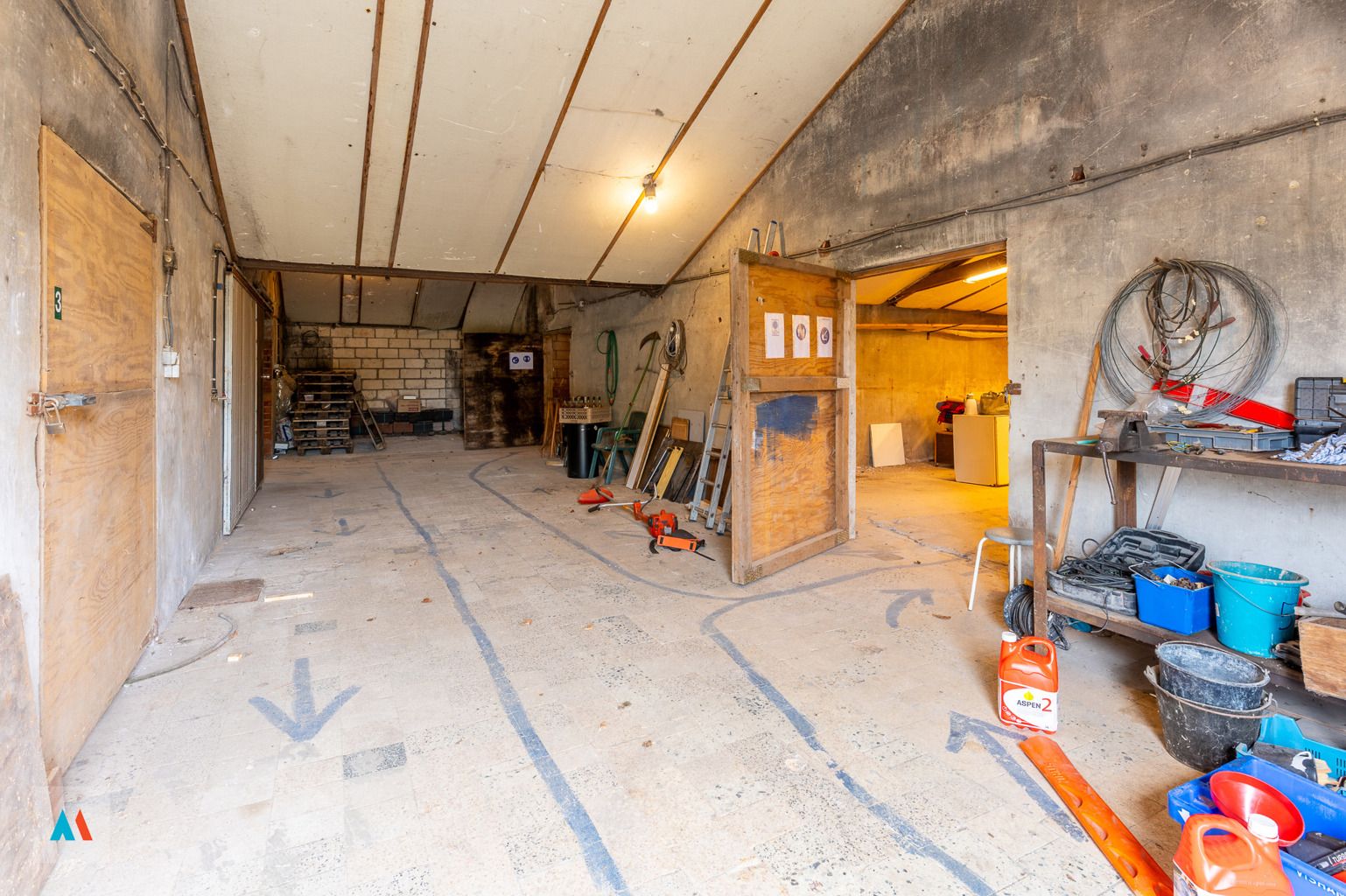 Vrijstaande woning met stal  foto 24