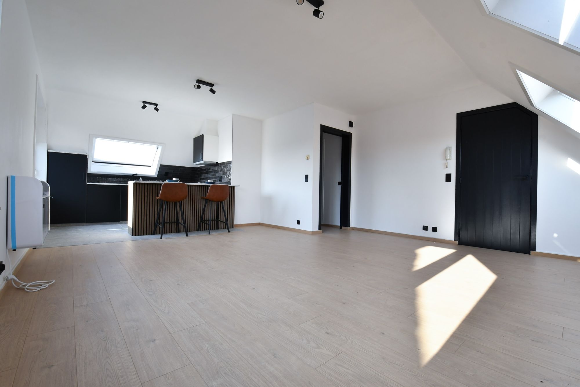 Centraal gelegen één-slaapkamerappartement met garage foto 4