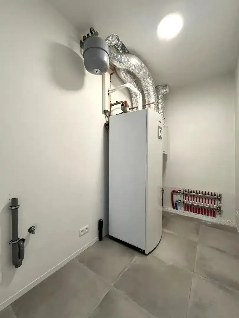 Beselare – Gelijkvloers nieuwbouwappartement met tuin en oprit foto 11